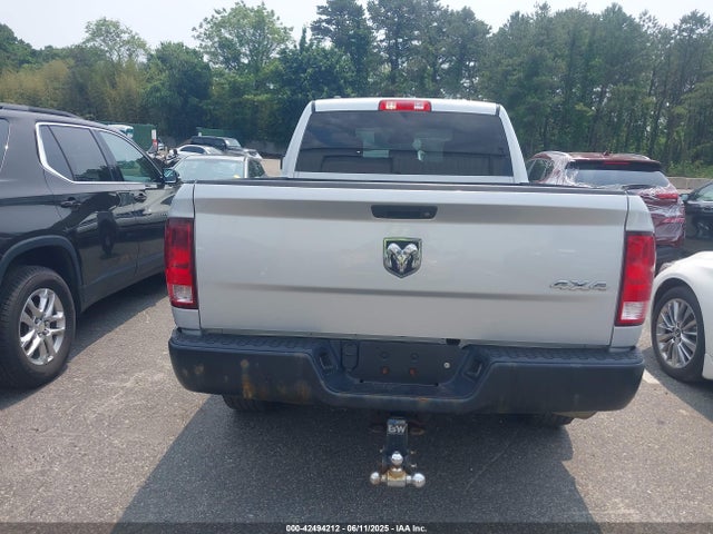 1C6RR7FM1JS238310 RAM 1500 Tradesman  4x4 6'4 Box