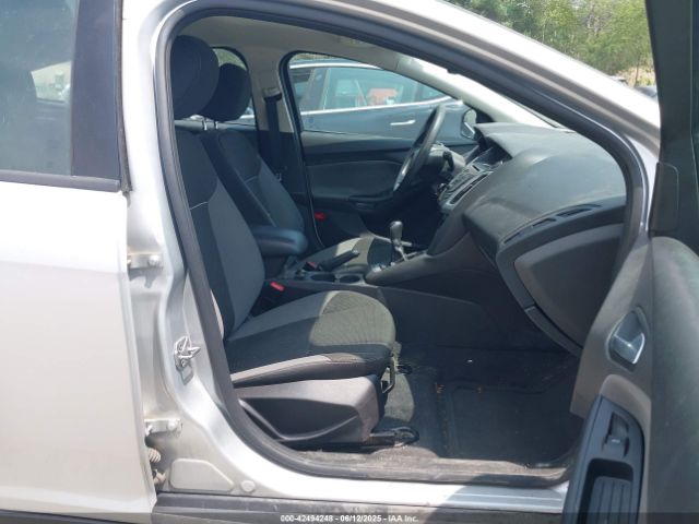 1FADP3K28EL125403 Ford FOCUS SE