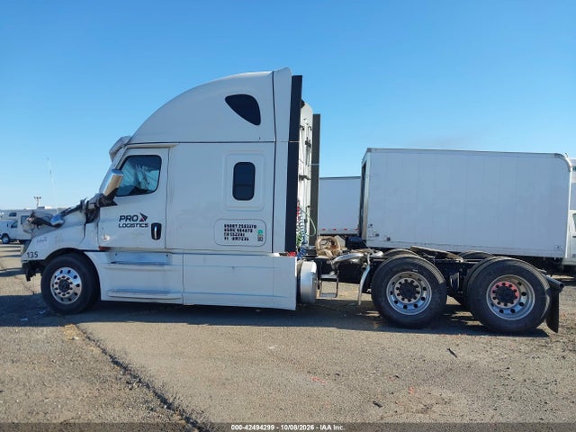 Продаж на аукціоні авто 2023 Freightliner New Cascadia 126, vin: 3AKJHHDRXPSUM7235, номер лоту: 42494299