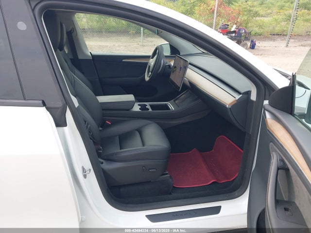 2023 TESLA MODEL Y 7SAYGDEE6PA135196 Photo 4