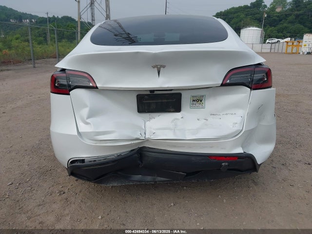 2023 TESLA MODEL Y 7SAYGDEE6PA135196 Photo 5