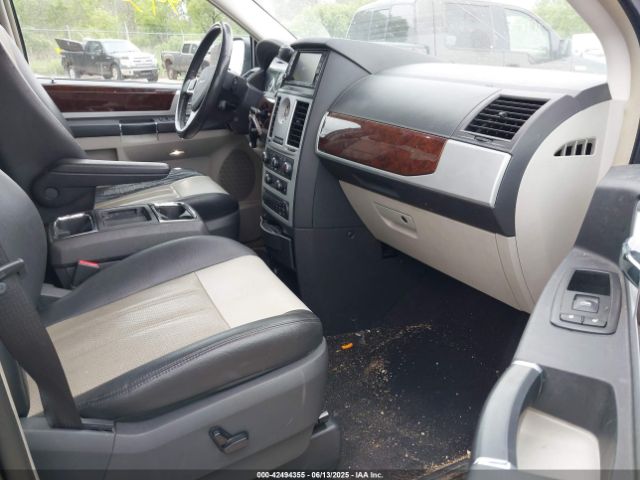 2010 CHRYSLER TOWN & COUNTRY 2A4RR8DX9AR398295 Photo 4