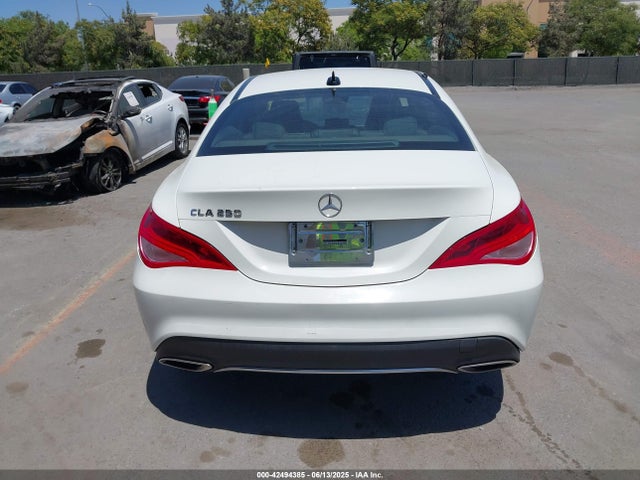 Mercedes-Benz m270 2018 WDDSJ4EB3JN580877 Image 17