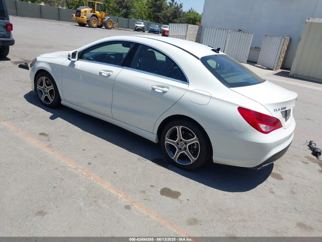 Mercedes-Benz m270 2018 WDDSJ4EB3JN580877 Image 3