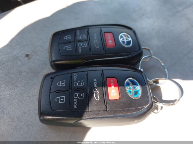 2024 TOYOTA SIENNA 5TDYRKEC8RS205549 Photo 10