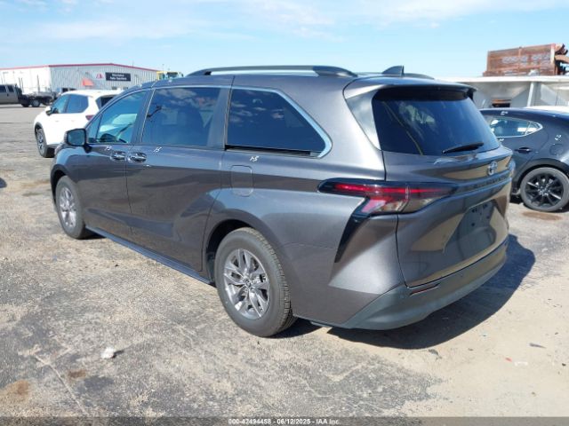 2024 TOYOTA SIENNA 5TDYRKEC8RS205549 Photo 2