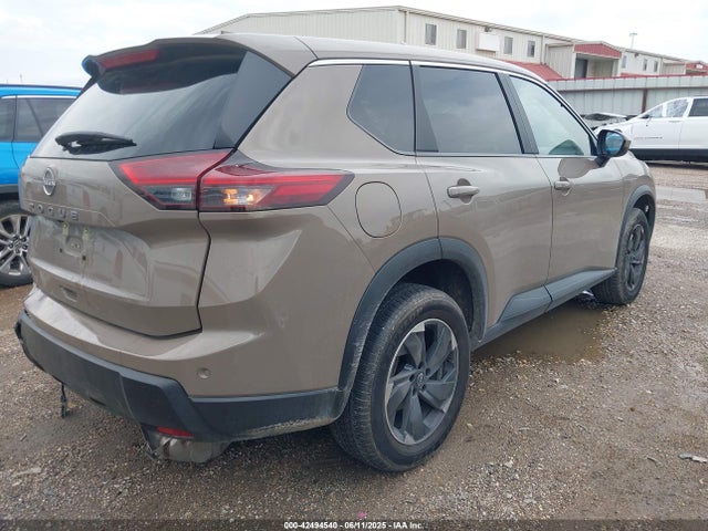 JN8BT3BA5SW008025 Nissan Rogue Sv Fwd