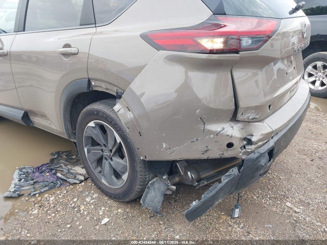 JN8BT3BA5SW008025 Nissan Rogue Sv Fwd