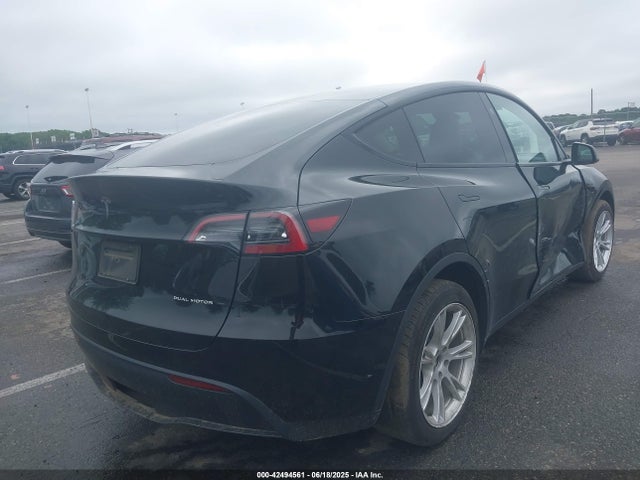 2023 TESLA MODEL Y 7SAYGDEE8PF796571 Photo 3