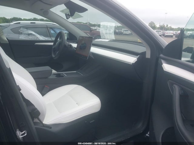 2023 TESLA MODEL Y 7SAYGDEE8PF796571 Photo 4