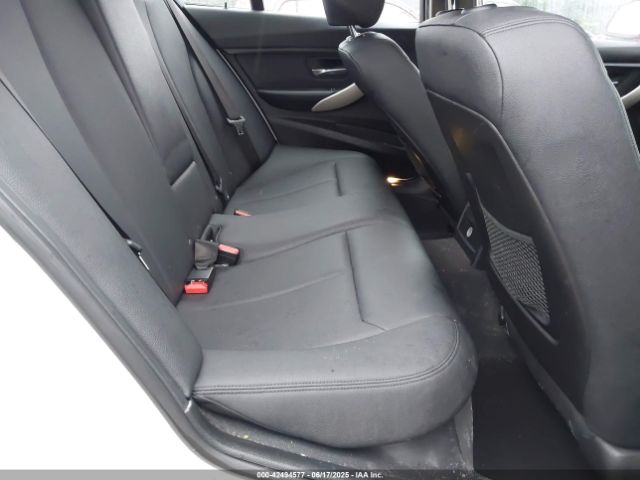 2018 BMW 320I WBA8E5G55JNU47931 Photo 7