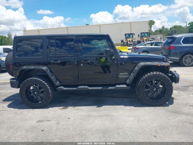 1C4BJWDG4GL327638 Jeep Wrangler Unlimited Sport