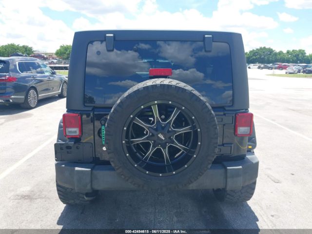 1C4BJWDG4GL327638 Jeep Wrangler Unlimited Sport