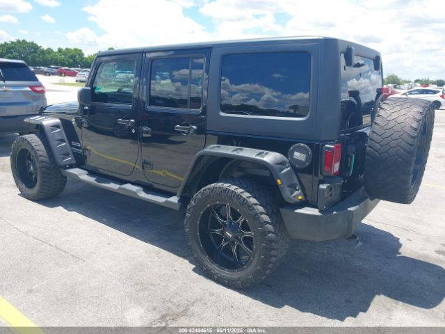 1C4BJWDG4GL327638 Jeep Wrangler Unlimited Sport