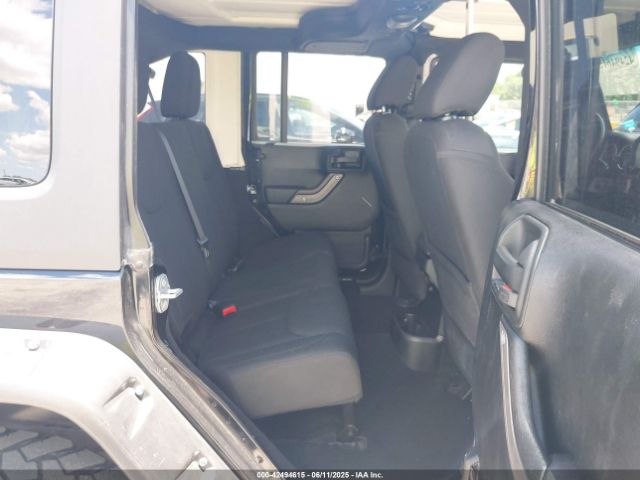 1C4BJWDG4GL327638 Jeep Wrangler Unlimited Sport