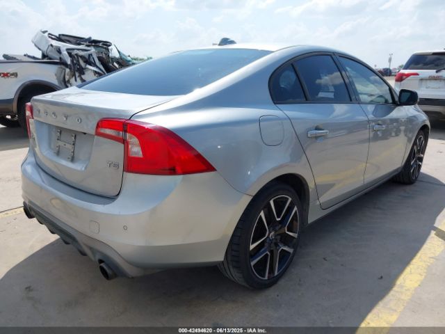 2018 VOLVO S60 YV126MFL2J2450619 Photo 3