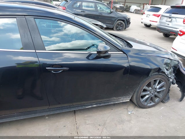 Mazda Mazda3 2.5 S Preferred 2024 JM1BPALMXR1712922 Image 14