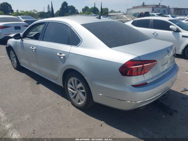 2018 VOLKSWAGEN PASSAT 1VWBA7A31JC015482 Photo 2
