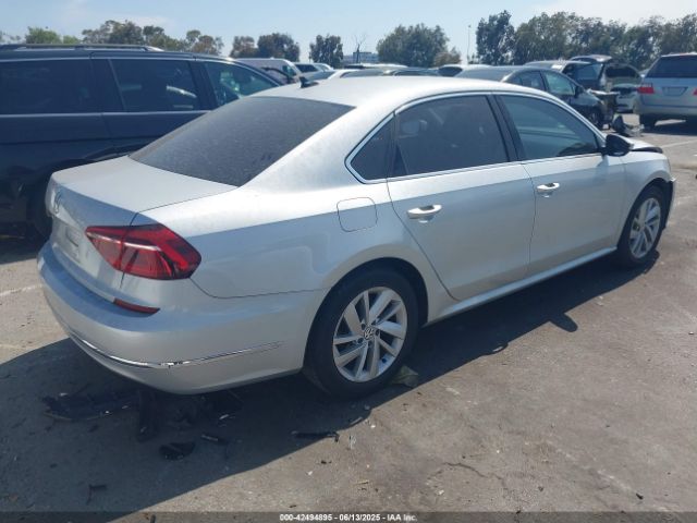 2018 VOLKSWAGEN PASSAT 1VWBA7A31JC015482 Photo 3