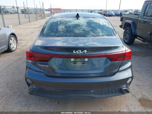 3KPF24ADXRE795978 KIA Forte Lxs