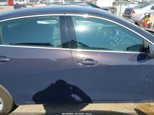 1G1ZD5ST3SF136230 Chevrolet Malibu Fwd 1lt