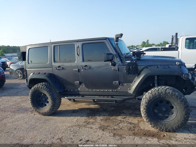 1C4BJWDG8HL567051 Jeep Wrangler Unlimited Sport 4x4