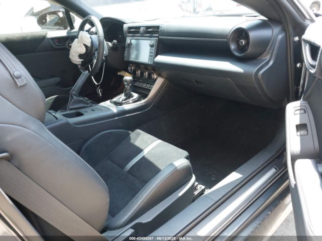 2024 TOYOTA GR86 JF1ZNBE19R8760079 Photo 4