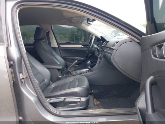 1VWAT7A34EC115846 Volkswagen Passat 1.8t Wolfsburg Edition