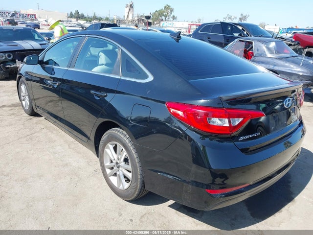 5NPE24AF7HH579335 Hyundai 2017