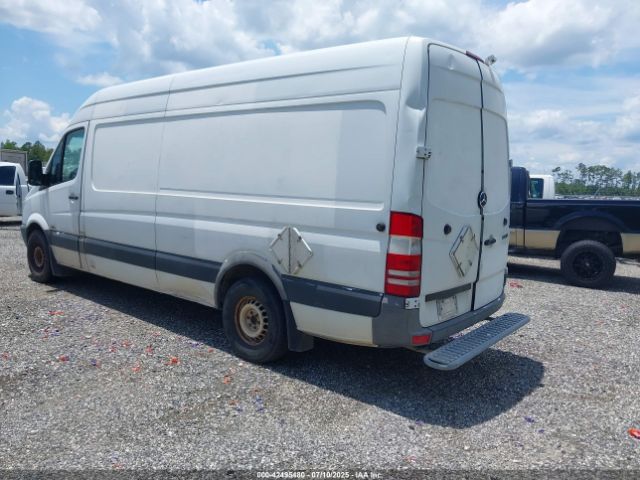 2011 MERCEDES-BENZ SPRINTER 2500 WD3PE8CB8B5592596 Photo 2
