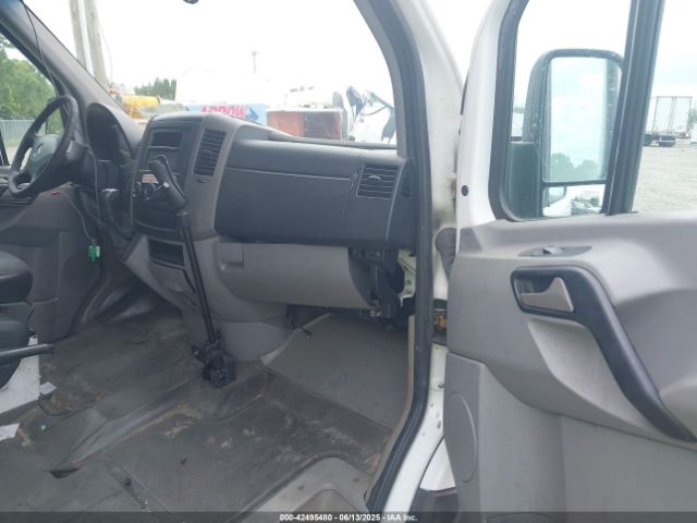 2011 MERCEDES-BENZ SPRINTER 2500 WD3PE8CB8B5592596 Photo 4