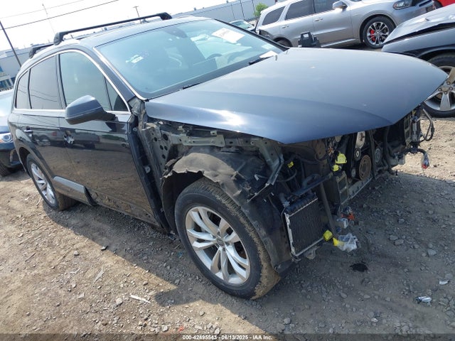 2017 AUDI Q7 WA1LAAF74HD008590 Photo 0