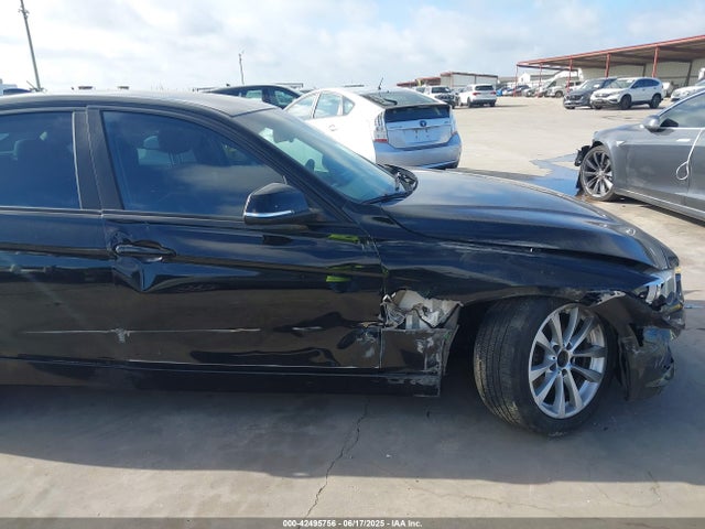 BMW 320i 2016 WBA8A9C57GK617869 Image 18