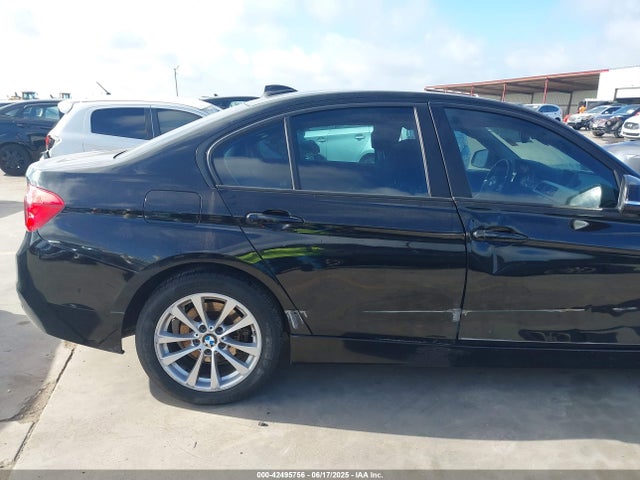 BMW 320i 2016 WBA8A9C57GK617869 Image 19
