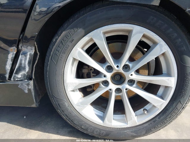 BMW 320i 2016 WBA8A9C57GK617869 Image 20