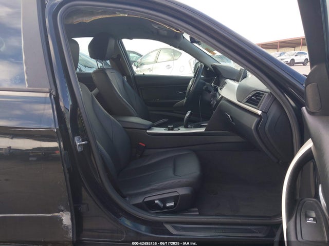 BMW 320i 2016 WBA8A9C57GK617869 Image 5