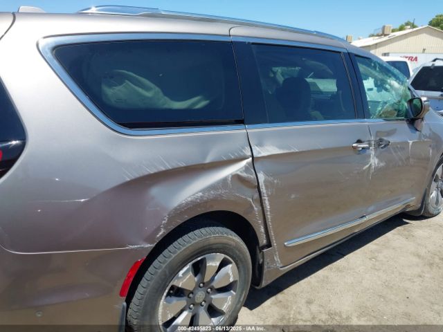2C4RC1N77HR689613 Chrysler 2017