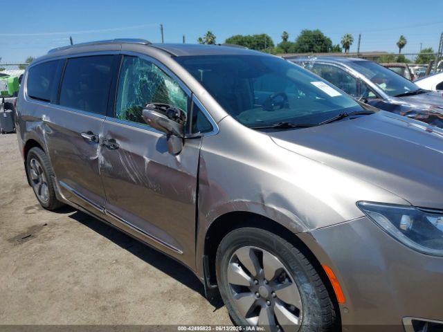 2C4RC1N77HR689613 Chrysler 2017