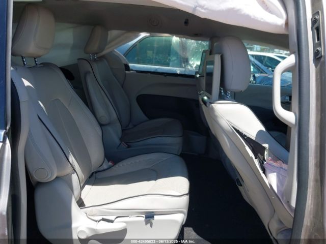 2C4RC1N77HR689613 Chrysler 2017