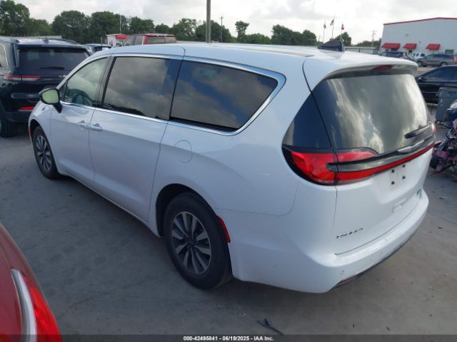 2024 CHRYSLER PACIFICA HYBRID 2C4RC1S7XRR153826 Photo 2