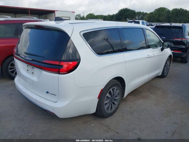 2024 CHRYSLER PACIFICA HYBRID 2C4RC1S7XRR153826 Photo 3