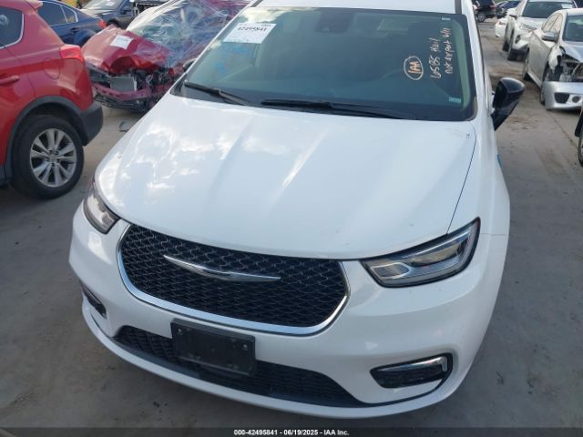 2024 CHRYSLER PACIFICA HYBRID 2C4RC1S7XRR153826 Photo 5
