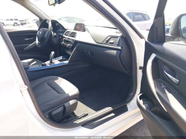 2018 BMW 320I WBA8A9C5XJAH13477 Photo 4