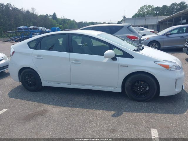 JTDKN3DU2F1999278 Toyota Prius Two