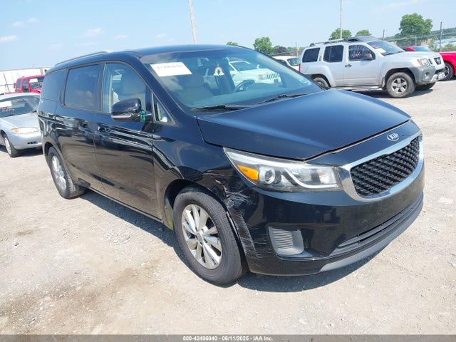 2016 KNDMB5C15G6094025 main image