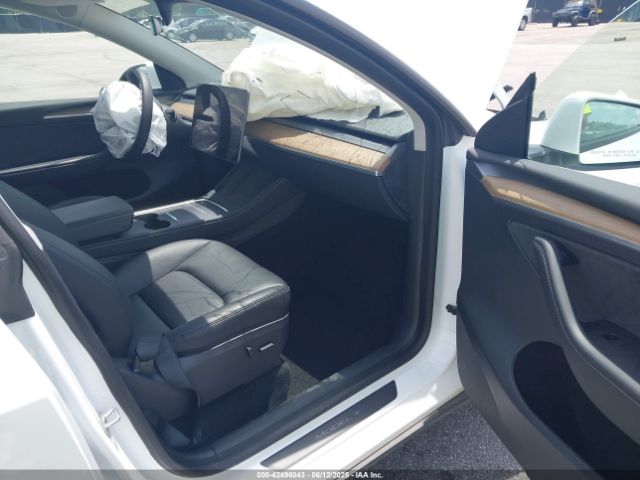 2023 TESLA MODEL Y 7SAYGDEE0PA032291 Photo 4