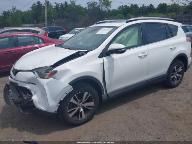 2018 TOYOTA RAV4 JTMRFREV4JJ733422 Photo 1