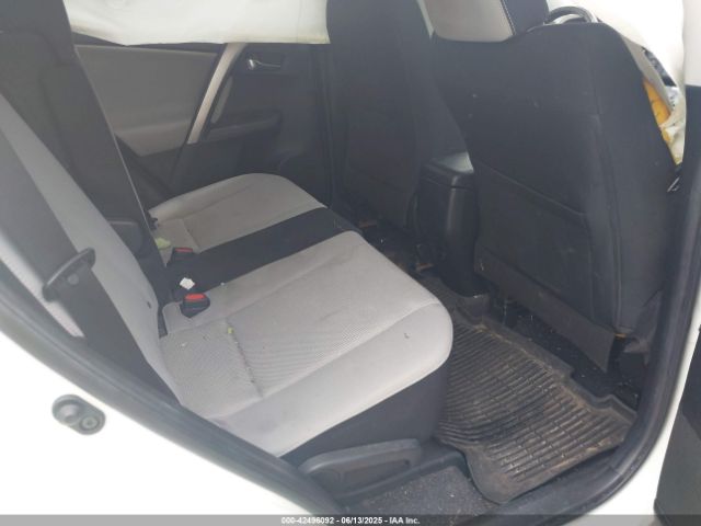 2018 TOYOTA RAV4 JTMRFREV4JJ733422 Photo 7