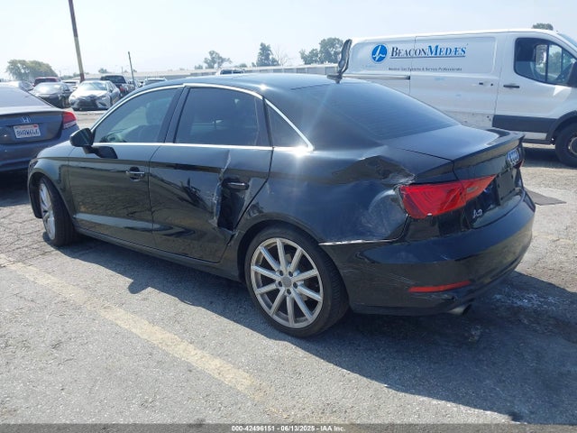 2015 AUDI A3 WAUEFGFF6F1059711 Photo 2