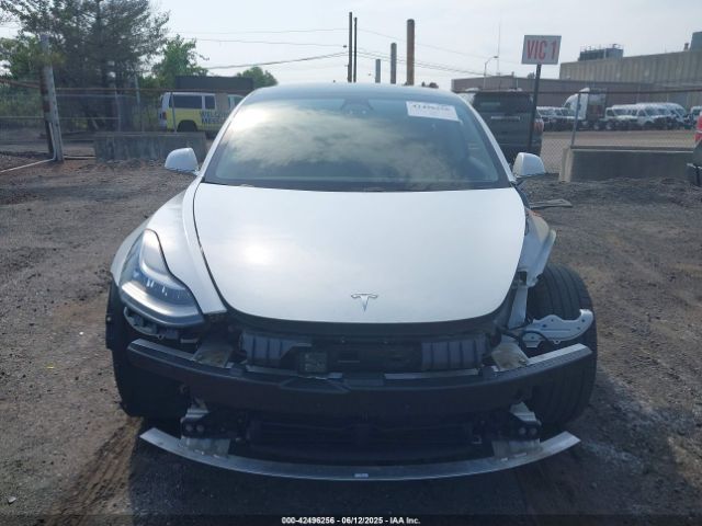 5YJ3E1EB4LF637090 Tesla MODEL 3